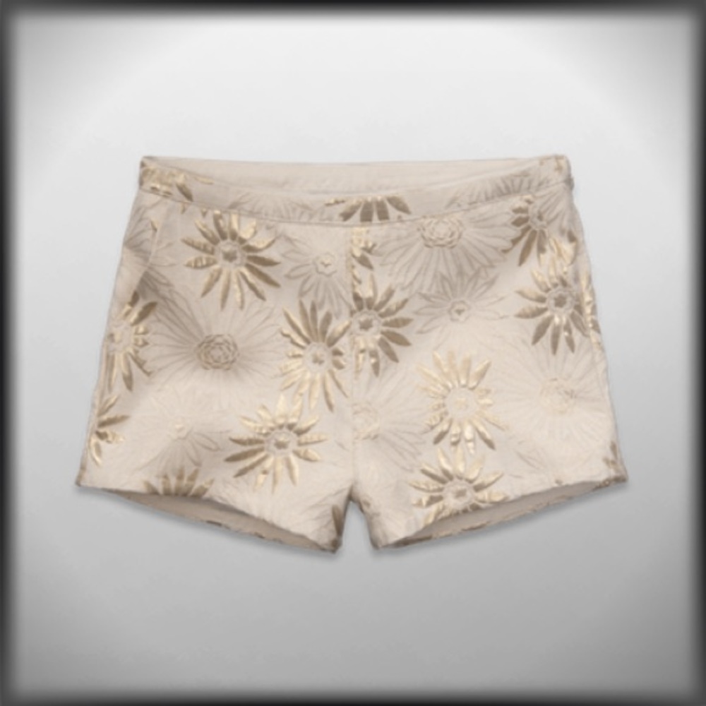 Abercrombie & Fitch Gold Detailed Short